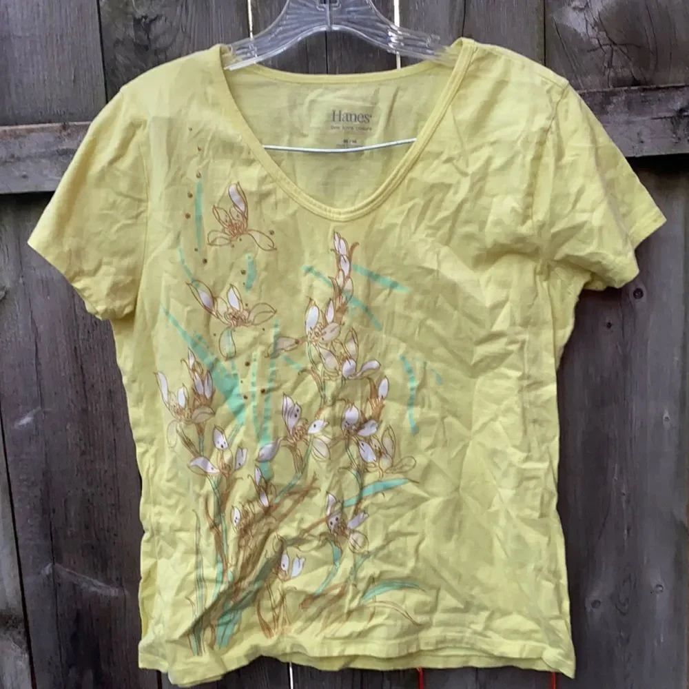 Hanes Yellow tee sz. M